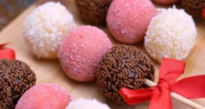Espetinho de Brigadeiro napolitano