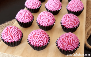 brigadeiro rosa de morango
